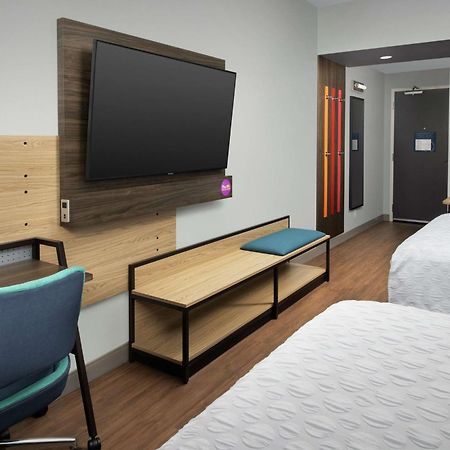Tru By Hilton Lake City Bagian luar foto
