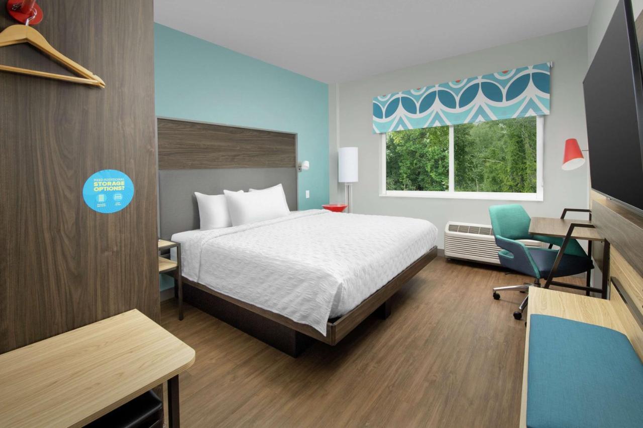 Tru By Hilton Lake City Bagian luar foto