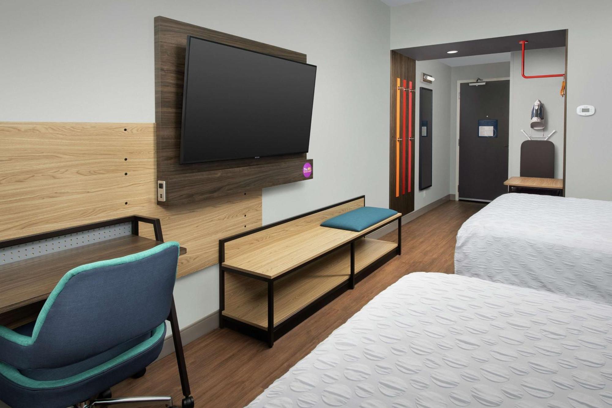 Tru By Hilton Lake City Bagian luar foto