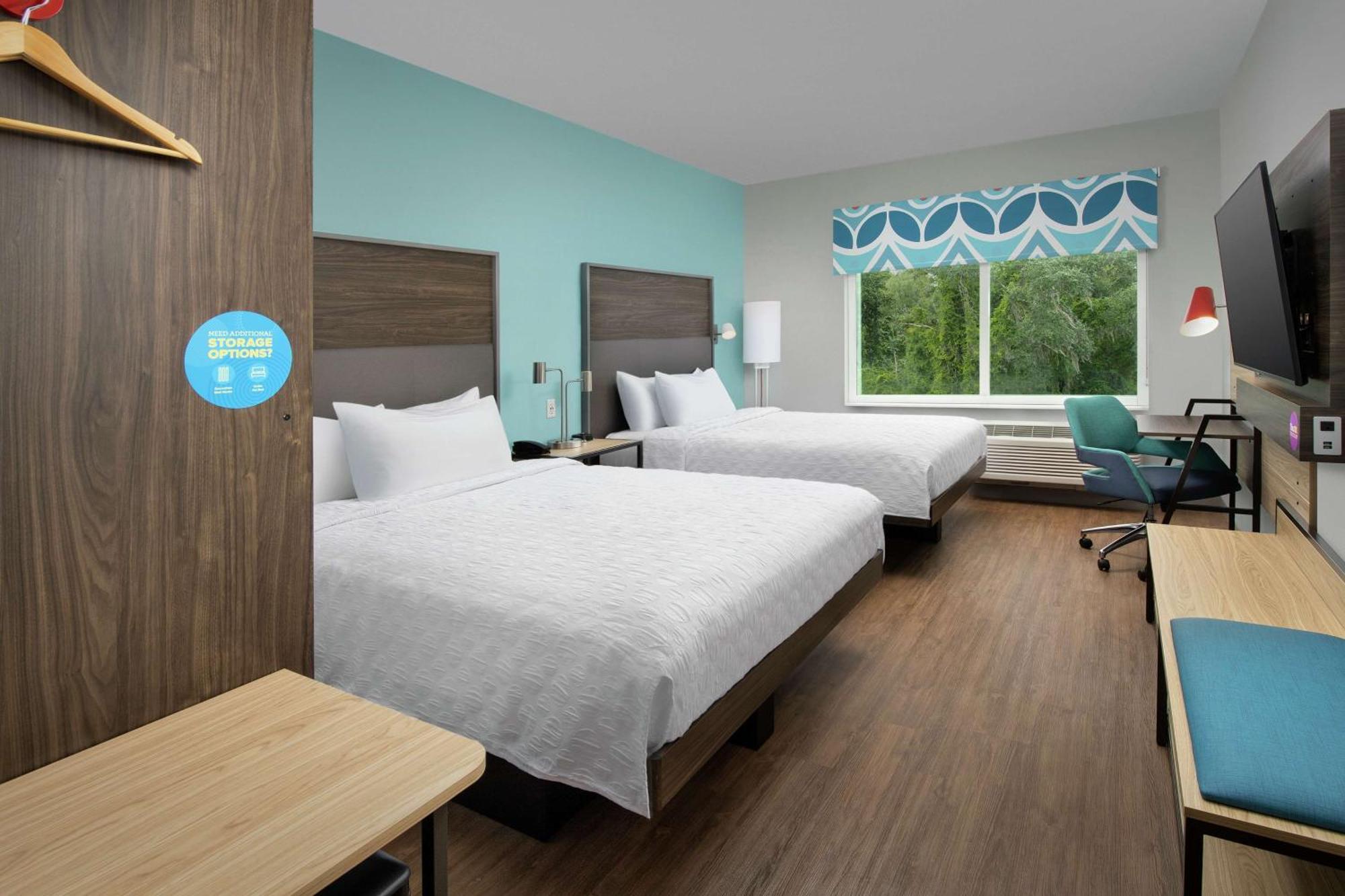 Tru By Hilton Lake City Bagian luar foto
